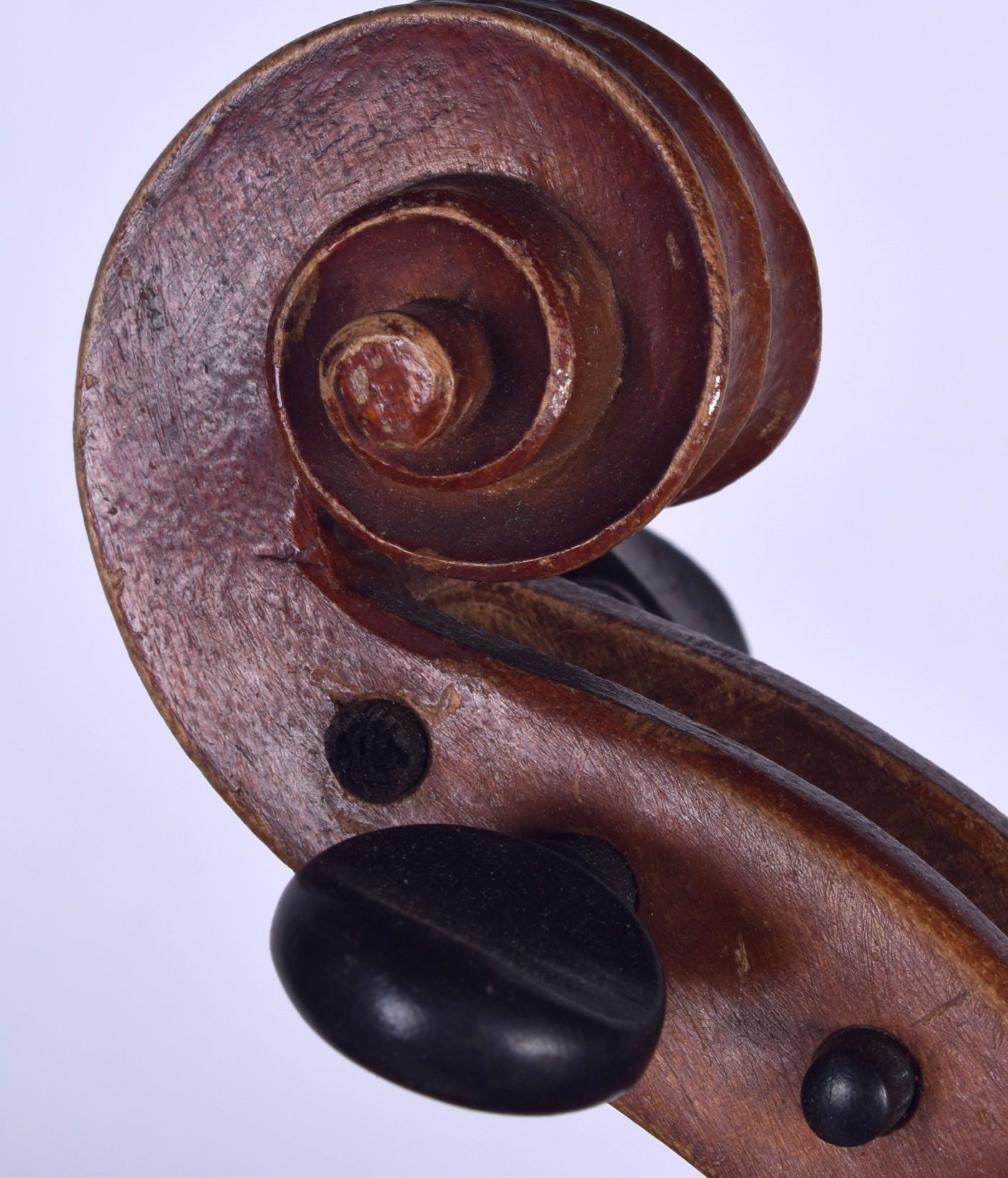 A CASED VIOLIN, together with associated bow. 59 cm long. - Bild 3 aus 4
