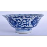 A 19TH CENTURY CHINESE BLUE AND WHITE BOWL Qing. 15 cm diameter.