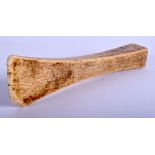 AN 18TH/19TH CENTURY CHINESE CARVED IVORY AXE SHAPED TOOL decorated with calligraphy. 15.5 cm long