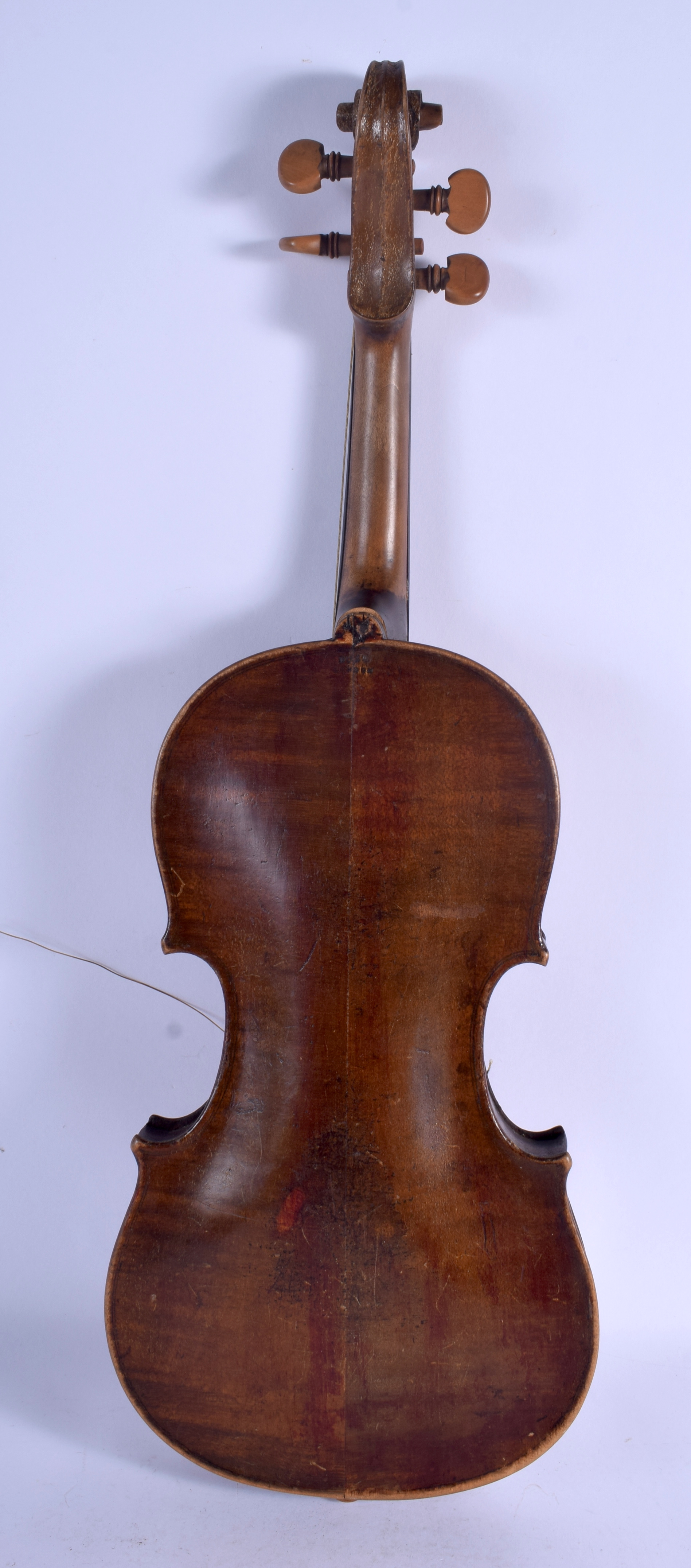 A VINTAGE TWO PIECE BACK VIOLIN together with another within a case. 64 cm long. (3) - Image 4 of 23