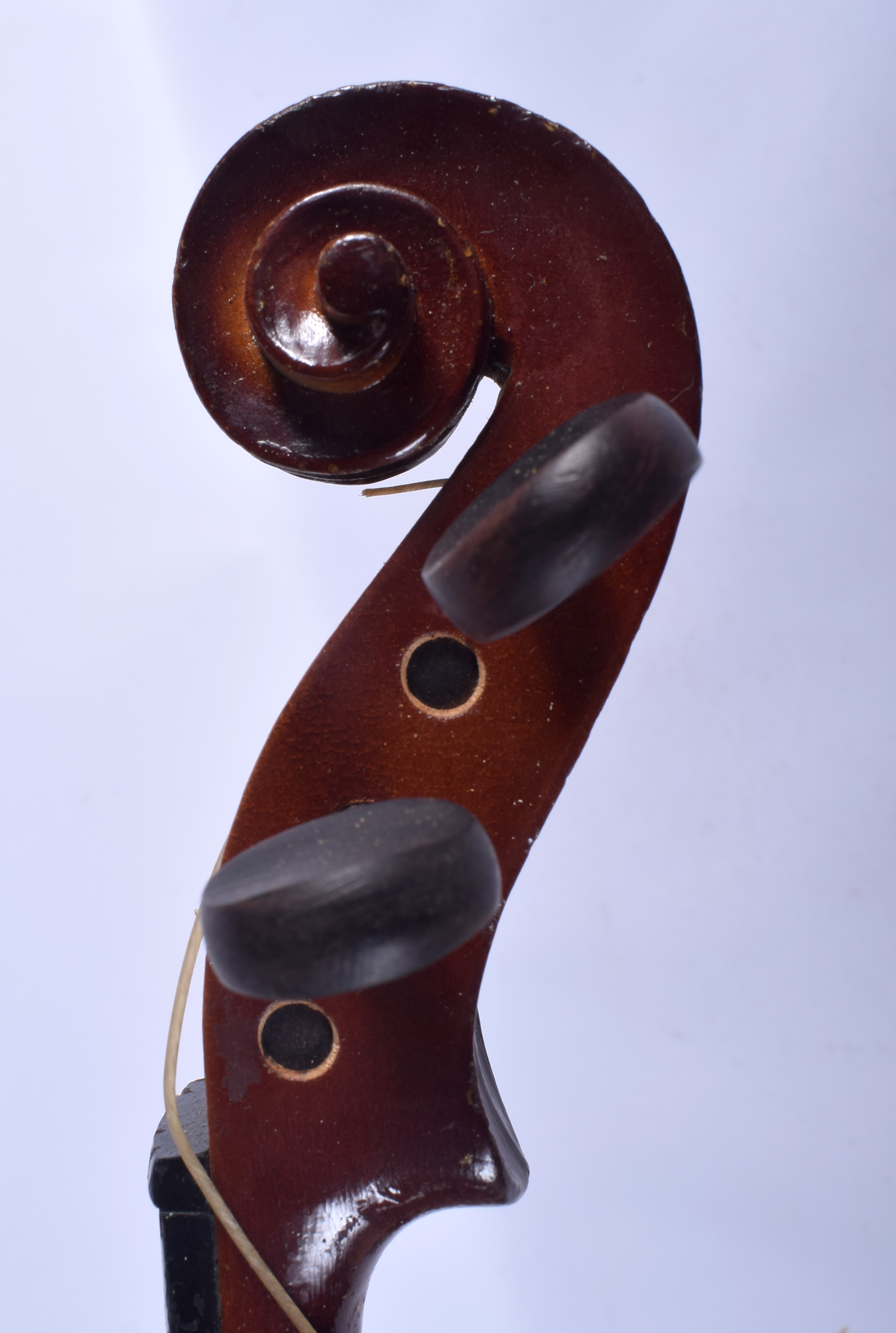 A VINTAGE TWO PIECE BACK VIOLIN together with another within a case. 64 cm long. (3) - Image 19 of 23