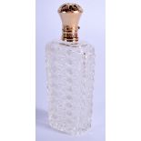 AN ANTIQUE 18CT GOLD FRENCH CRYSTAL SCENT BOTTLE. 8.5 cm high.