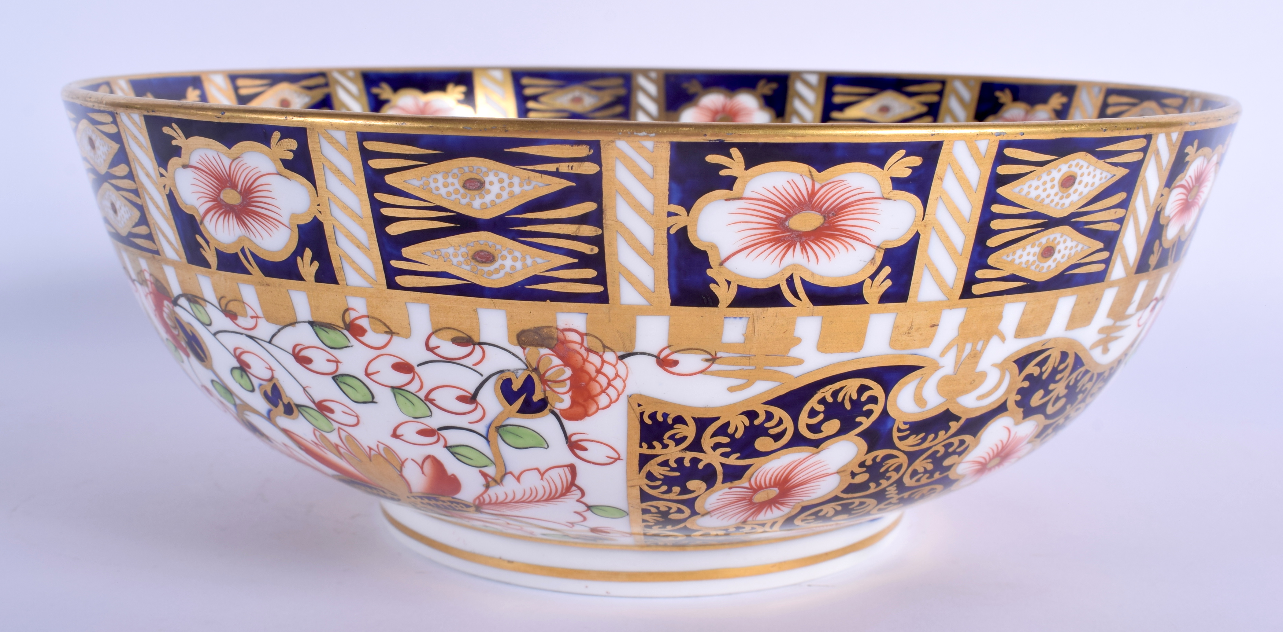 A LARGE ROYAL CROWN DERBY IMARI BOWL. 24 cm x 9 cm. - Image 2 of 4