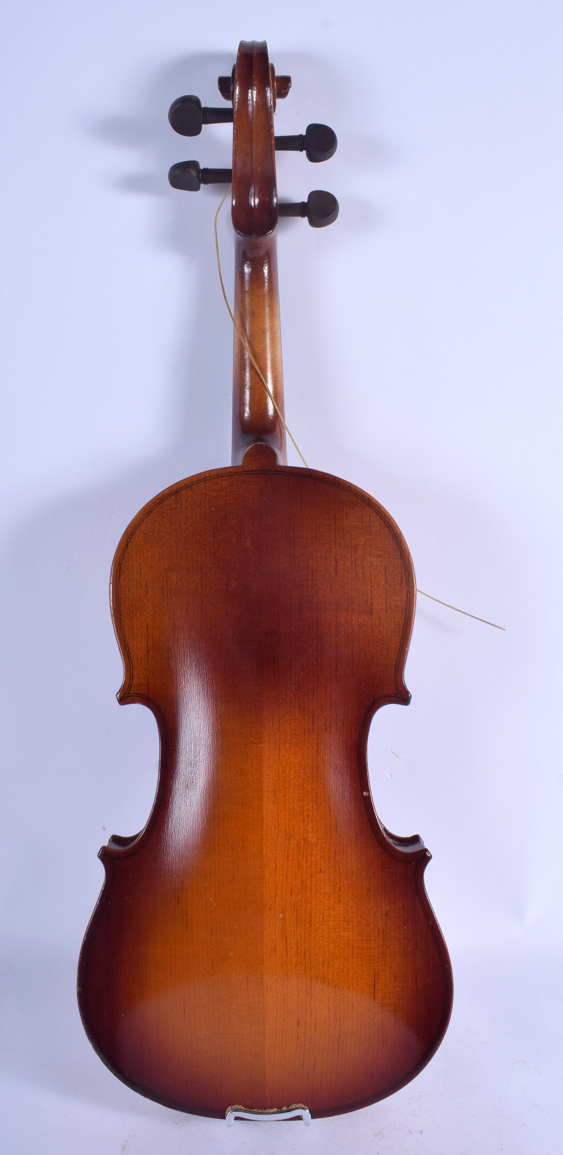 A VINTAGE TWO PIECE BACK VIOLIN together with another within a case. 64 cm long. (3) - Image 14 of 23