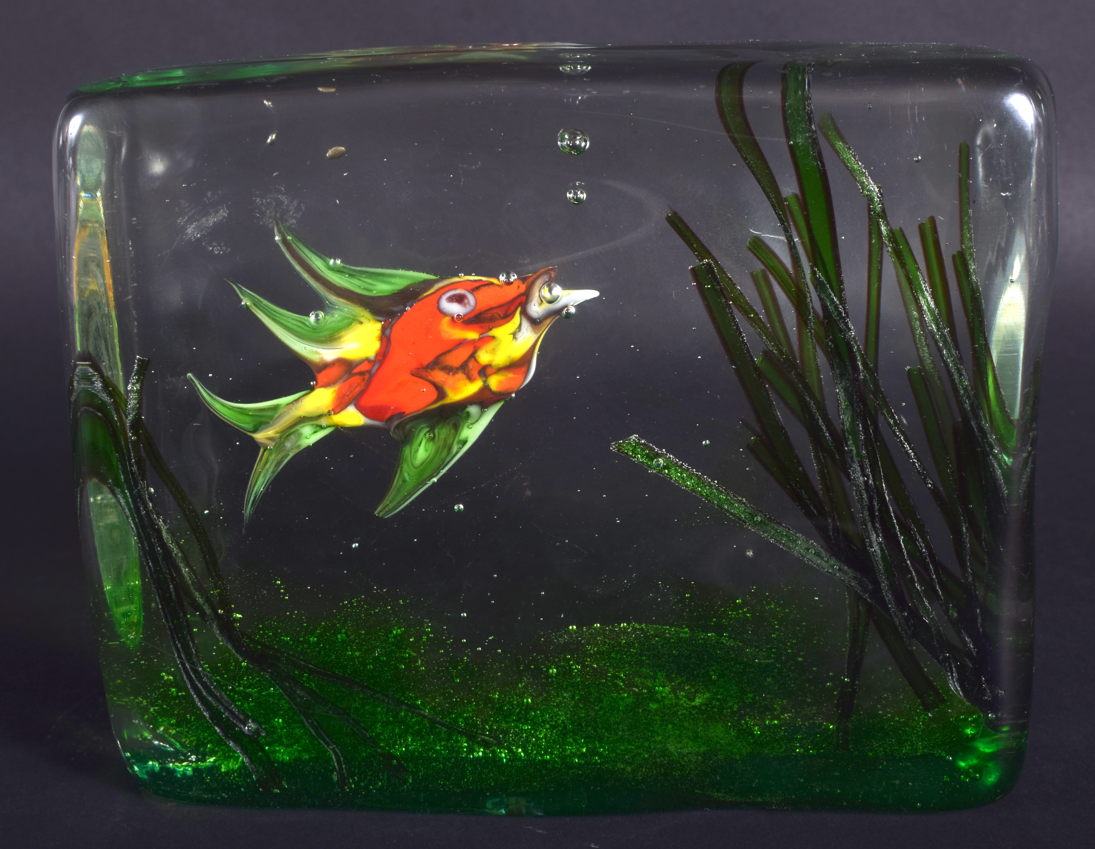 A 1950S MURANO GLASS FISH TANK SCULPTURE. 12 cm x 13 cm. - Image 2 of 2