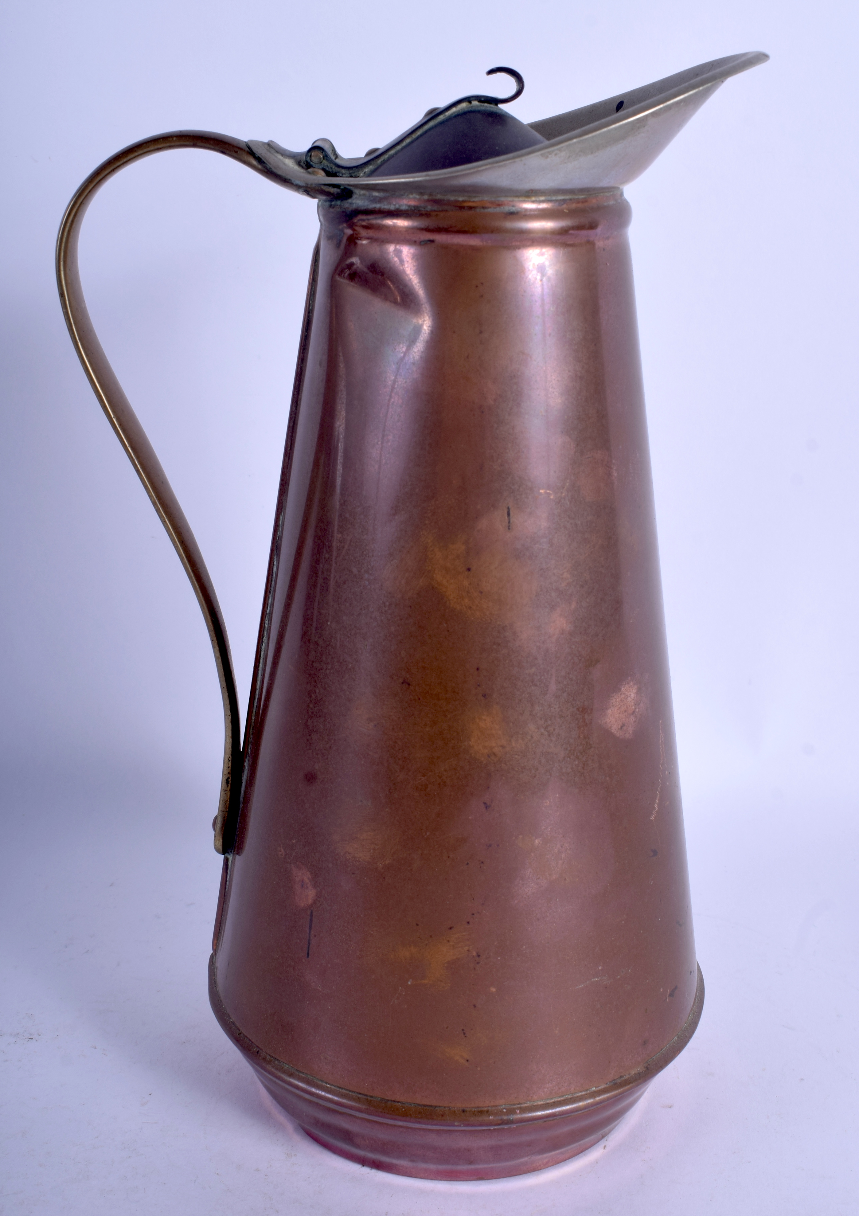 AN ARTS AND CRAFTS WAS BENSON COPPER EWER. 25 cm high. - Image 2 of 3