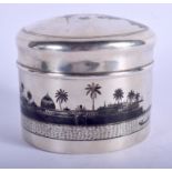 A 1920S MIDDLE EASTERN SILVER NIELLO BOX AND COVER. 7.1 oz. 8.5 cm wide.