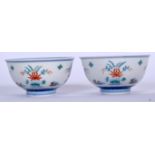A PAIR OF EARLY 20TH CENTURY CHINESE DOUCAI PORCELAIN BOWLS Guangxu mark and period. 10 cm diameter
