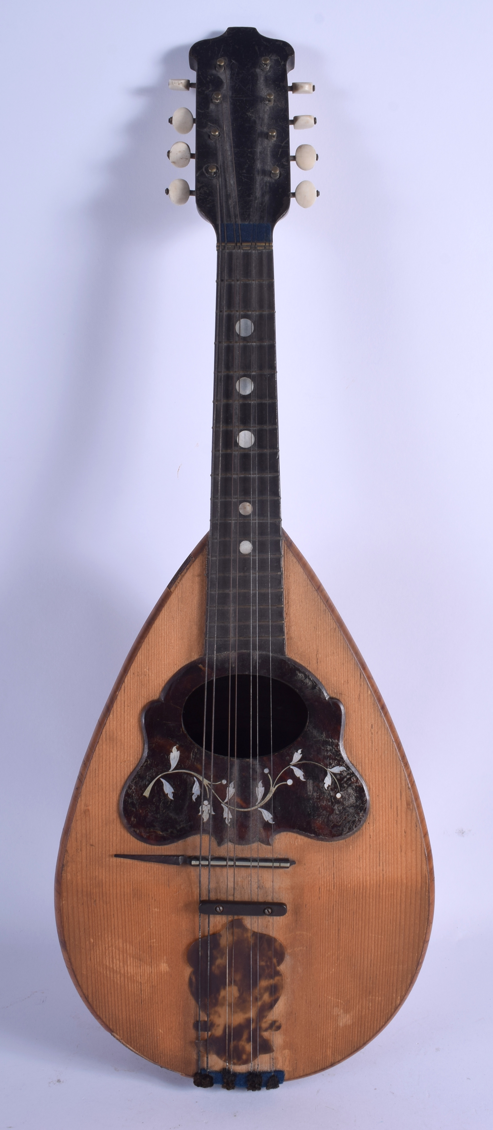 A GENNARO MAGLIONI NEAPOLITAN MANDOLIN. 57 cm long.