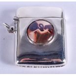 A SILVER VESTA CASE. 3 cm x 4 cm.