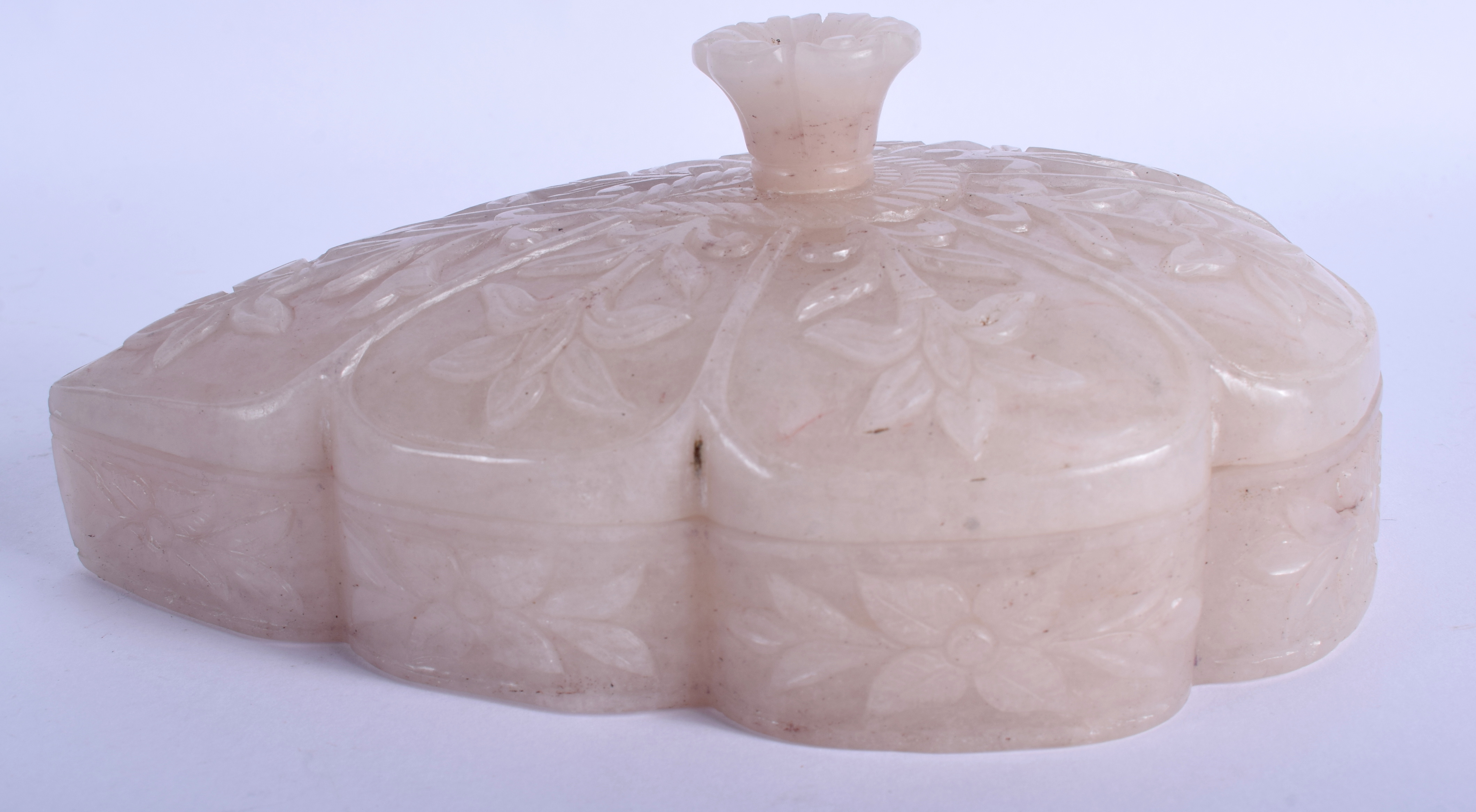 AN MUGHAL JADE BOX, lobed in form with flower finial. 19 cm x 14 cm. - Image 2 of 11
