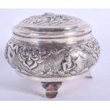 A CONTINENTAL SILVER BOX AND COVER. 4.3 oz. 8.5 cm wide.