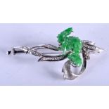 A FINE 18CT GOLD DIAMOND AND JADEITE BROOCH. 6.9 grams. 5 cm x 2.5 cm.