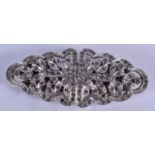 AN ART DECO WHITE METAL GEM SET BROOCH. 11.1 grams. 4.25 cm long.