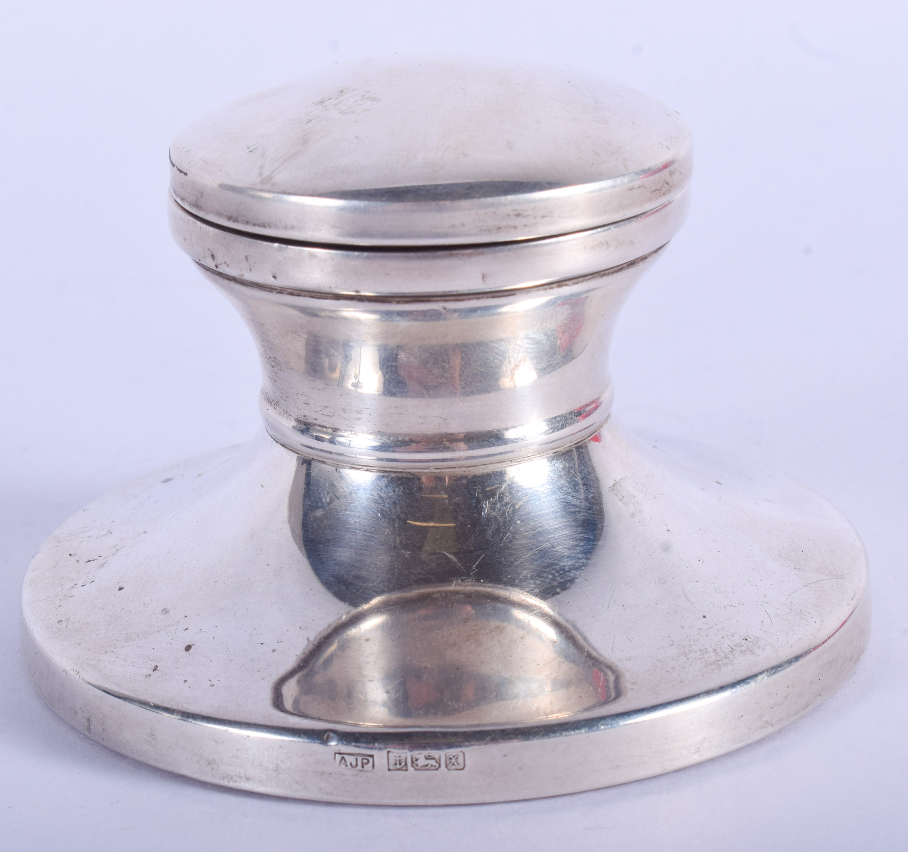 A SILVER INKWELL. 6.1 oz overall. 8 cm wide.