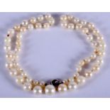 A VINTAGE SILVER AND PEARL NECKLACE. 18 cm long.