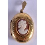 AN ANTIQUE 9CT GOLD CAMEO PENDANT. 3.6 grams. 2 cm x 2 cm.