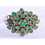 AN ANTIQUE HIGH CARAT GOLD AND EMERALD RING. 6.8 grams. Q/R.