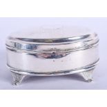 A 1920S SILVER BOX. Birmingham 1920. Silver 2.8 oz. 9 cm x 7 cm.