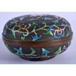A CHINESE ENAMELLED CIRCULAR BOX AND COVER. 7.5 cm wide.