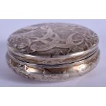 AN ANTIQUE SILVER BOX. 6 cm wide.