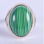 A SILVER AND MALACHITE RING. P/Q.