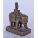 A CHINESE BRONZE SEAL IN THE FORM OFAN ELEPHANT. 5.5 cmx 4.25 cm.