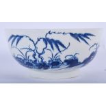 18TH C. WORCESTER BOWL PAINTED IN UNDERGLAZE BLUE WITH THE CANDLE FENCE PATTERN. 7.5cm high and 17c