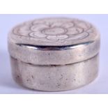 A SMALL ANTIQUE SILVER BOX. 1 cm diameter.