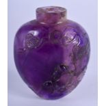 A GOOD 19TH CENTURY CHINESE CARVED AMETHYST SNUFF BOTTLE Qing. 5 cm x 3.5 cm.