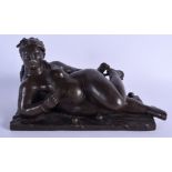 A CONTINENTAL BRONZE FIGURE OF A NUDE PLUMP FEMALE 20th Century, in the manner of Botero. 30 cm x 15