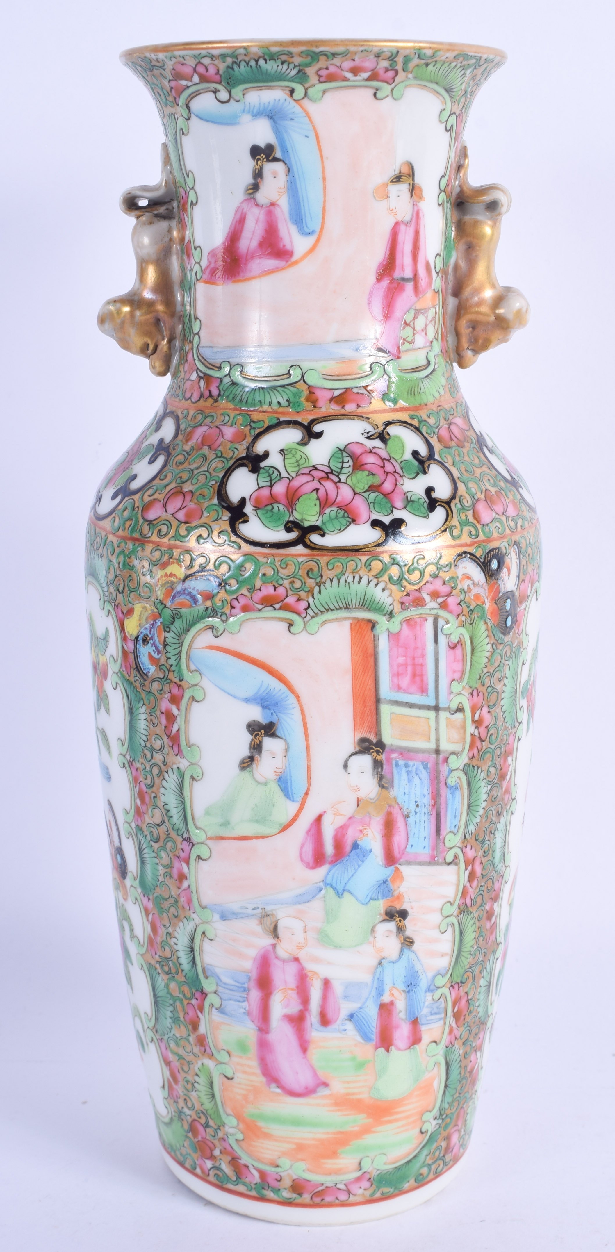 A 19TH CENTURY CHINESE CANTON FAMILLE ROSE VASE Qing. 26 cm high.
