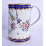 A RARE 18TH CENTURY WORCESTER PRESENTATION MUG gilded with initials within a heart shaped wreath. 14
