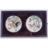 A FINE PAIR OF 19TH CENTURY JAPANESE MEIJI PERIOD SHIBAYAMA INLAID PANELS within a fitted glass case