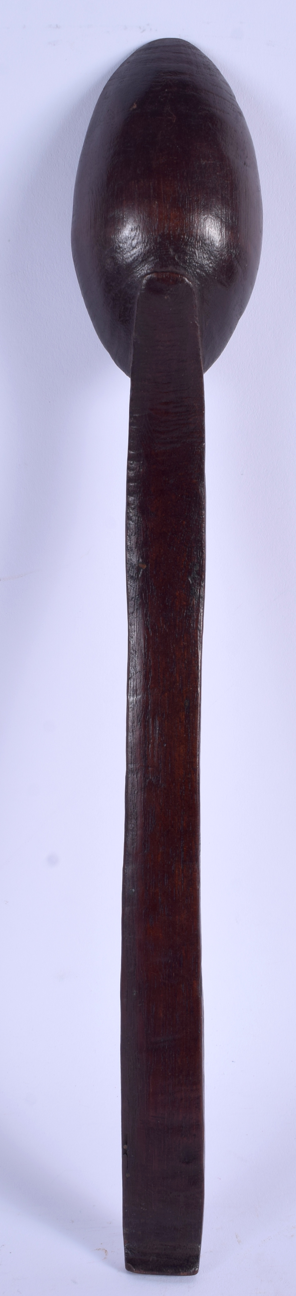 AN EARLY 20TH CENTURY CONTINENTAL CARVED WOOD ZIG ZAG SPOON. 34 cm long. - Image 2 of 2