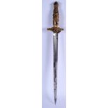 A 19TH CENTURY CONTINENTAL SWORD decorated with scrolling motifs and scripture. 60 cm long.