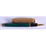 AN 18CT GOLD BUCCELLATI MALACHITE PEN. 52 grams. 13 cm long.