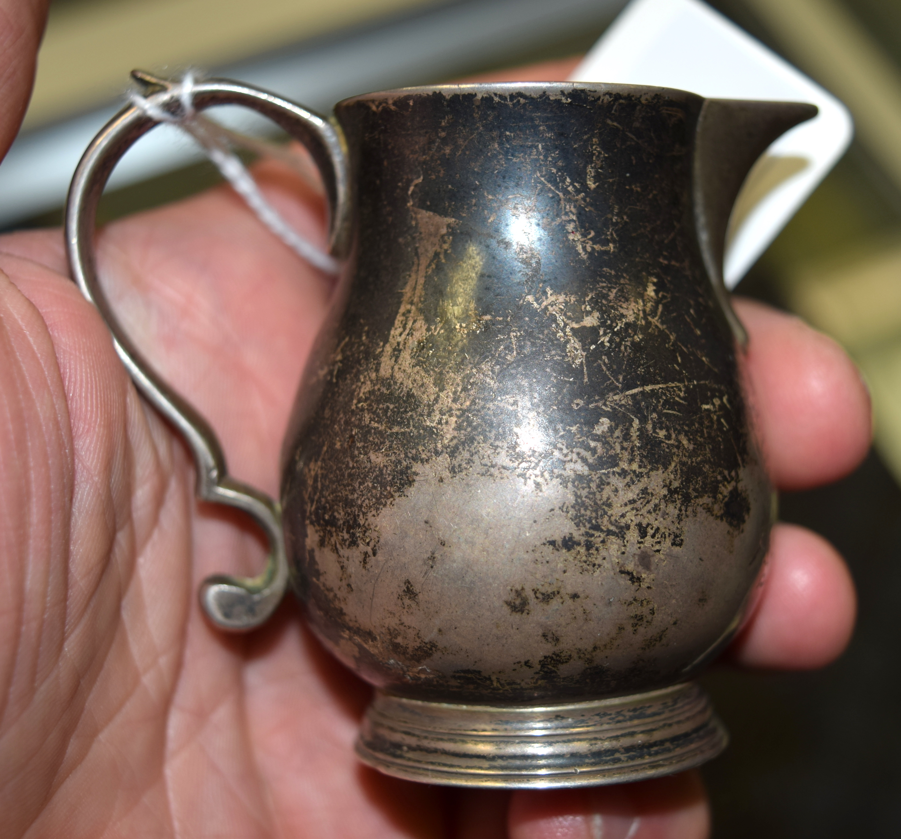 AN GEORGE III SILVER JUG. London 1750. 2.9 oz. 6.5 cm high. - Image 6 of 10