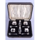 A CASED SILVER CRUET SET. Birmingham 1926. Silver 4 oz. (10)