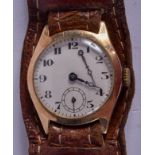 A 1930S 9CT GOLD WRISTWATCH 22 cm long, watch 3 cm wide.