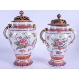 A PAIR OF 18TH CENTURY CHINESE EXPORT FAMILLE ROSE VASES Qianlong. Vase 19 cm x 14 cm.