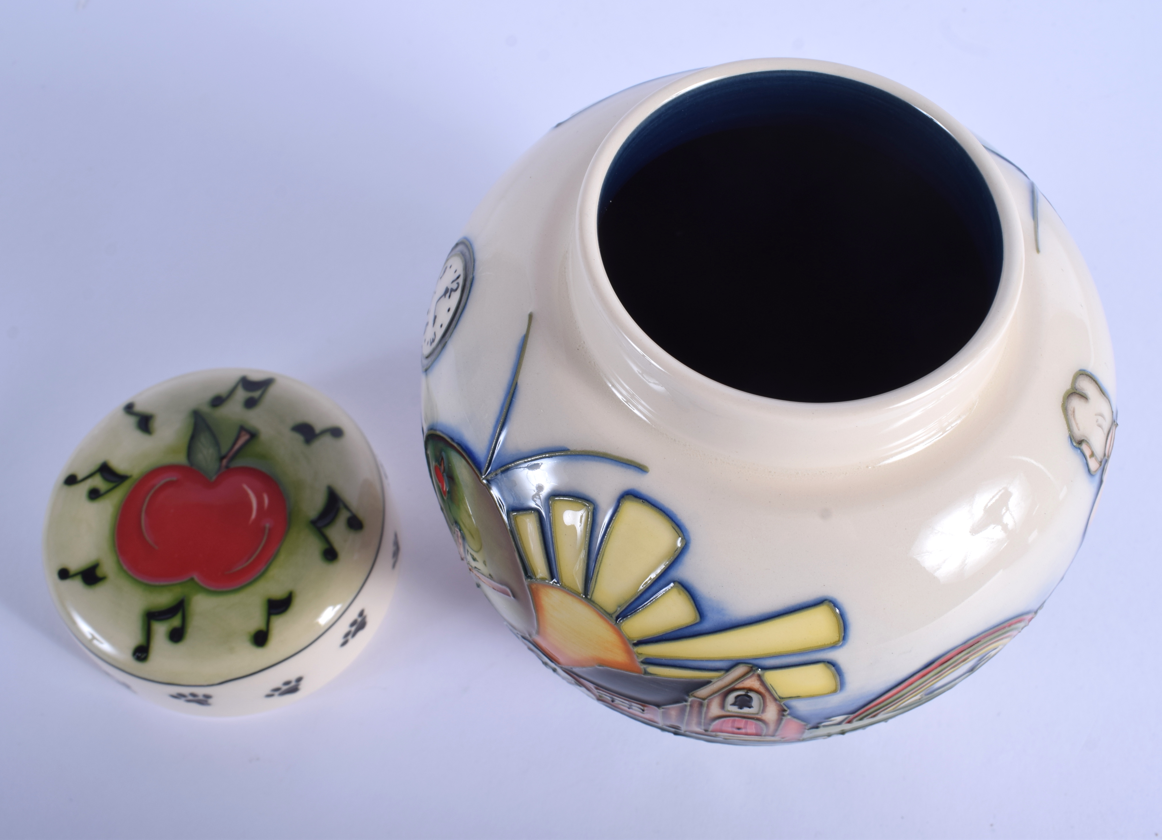 A BOXED MOORCROFT LIMITED EDITION COLLECTORS CLUB GINGER JAR C2009, No 18 of 250, decorated with Dad - Image 4 of 5