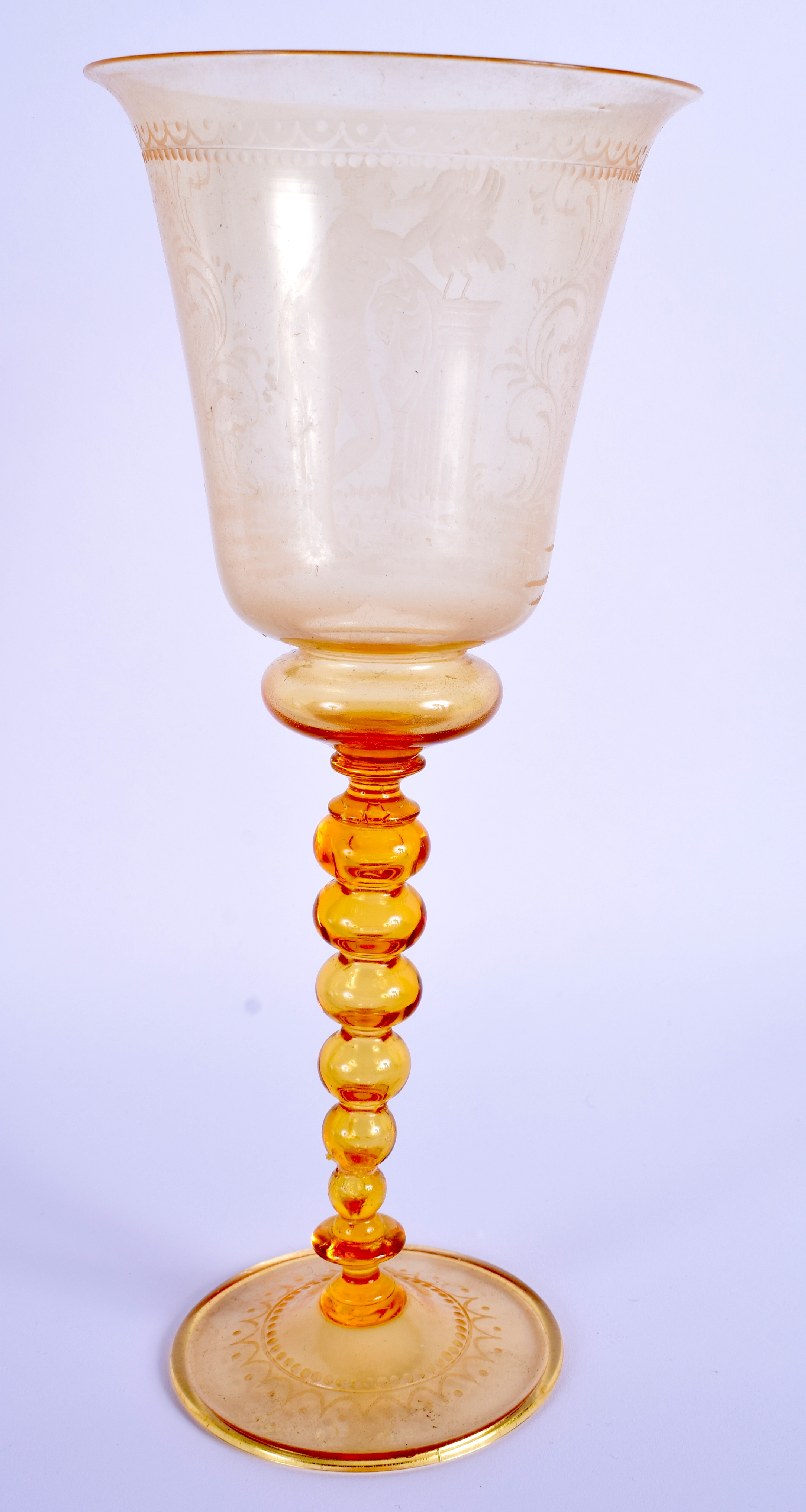 AN ANTIQUE VENETIAN HONEY AMBER GLASS etched with classical figures. 25.5 cm high. - Image 2 of 2