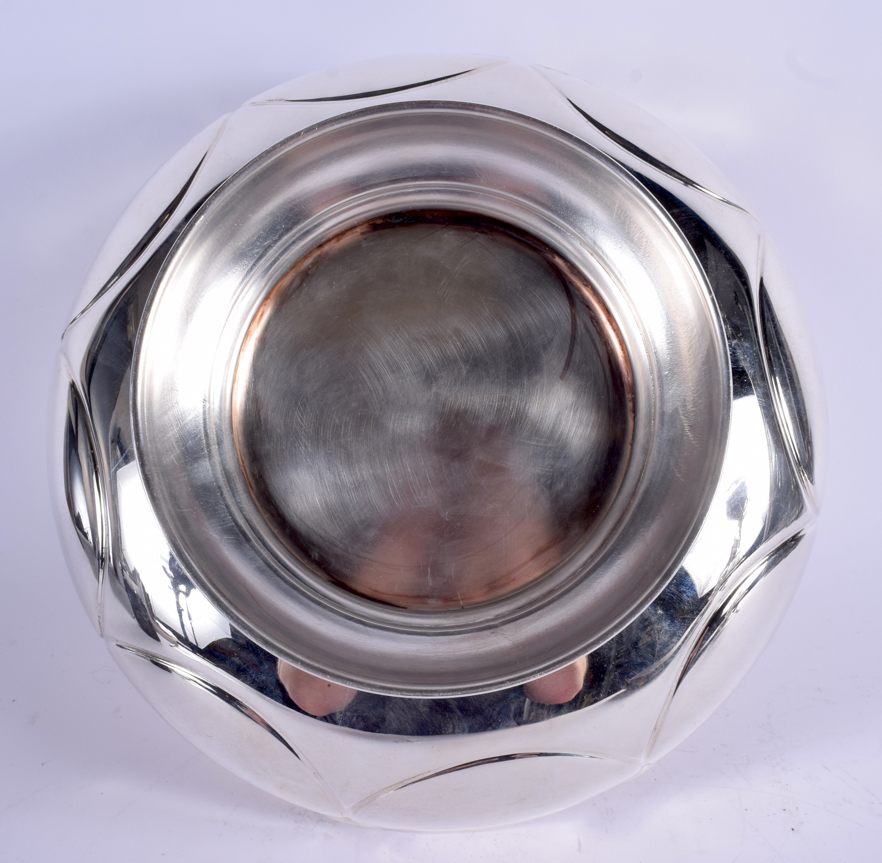 A VERY LARGE ASPREYS SILVER PUNCH BOWL. Birmingham 1995. 51 oz. 25 cm x 14 cm. - Image 3 of 4