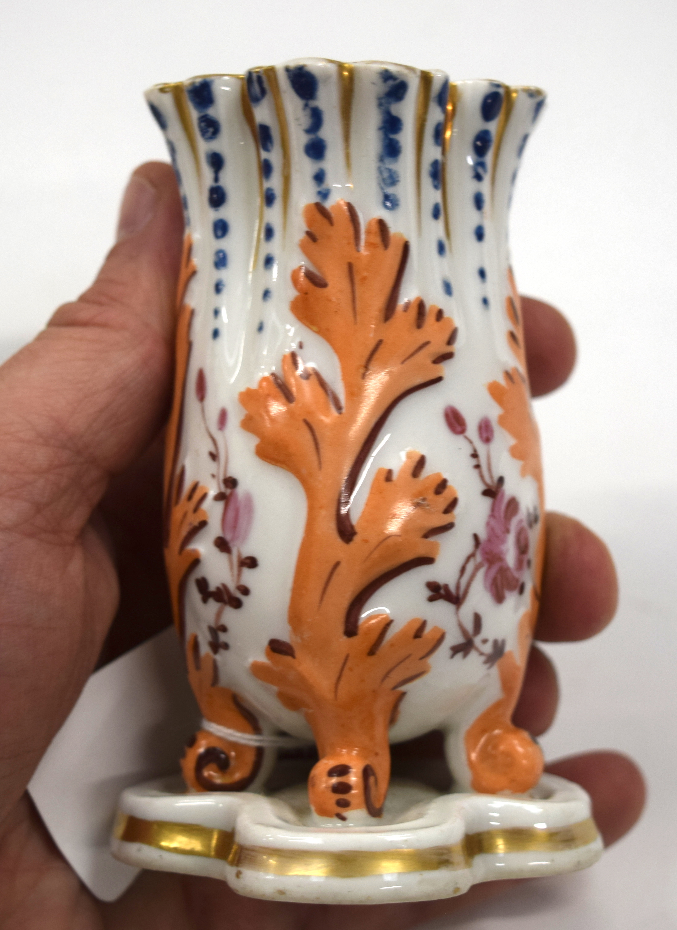 A PAIR OF ANTIQUE FRENCH PORCELAIN SPILL VASES. 12.5 cm high. - Image 2 of 3