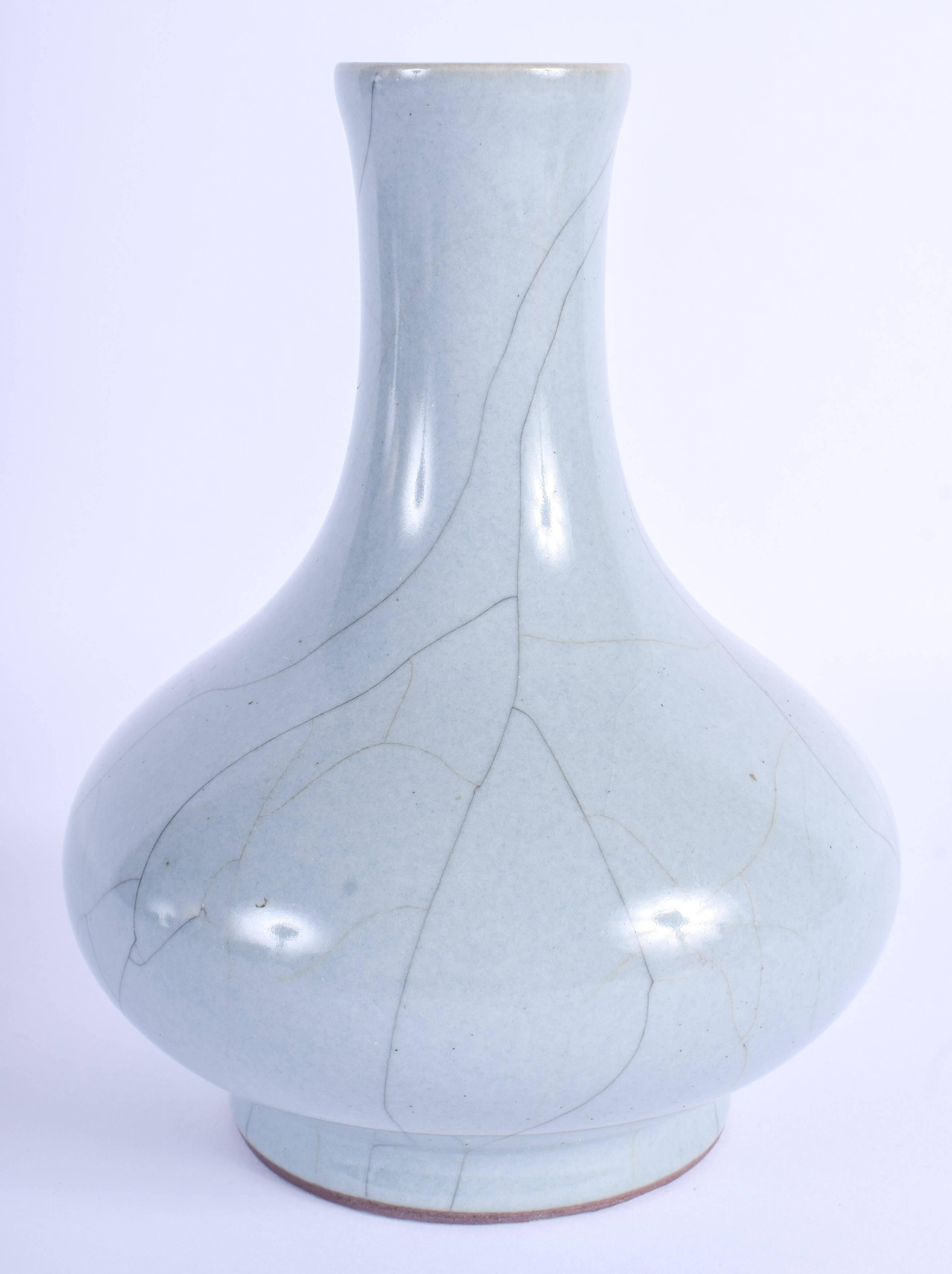 AN EARLY 20TH CENTURY CHINESE GE TYPE ROBINS EGG VASE Late Qing. 15 cm high. - Image 2 of 3