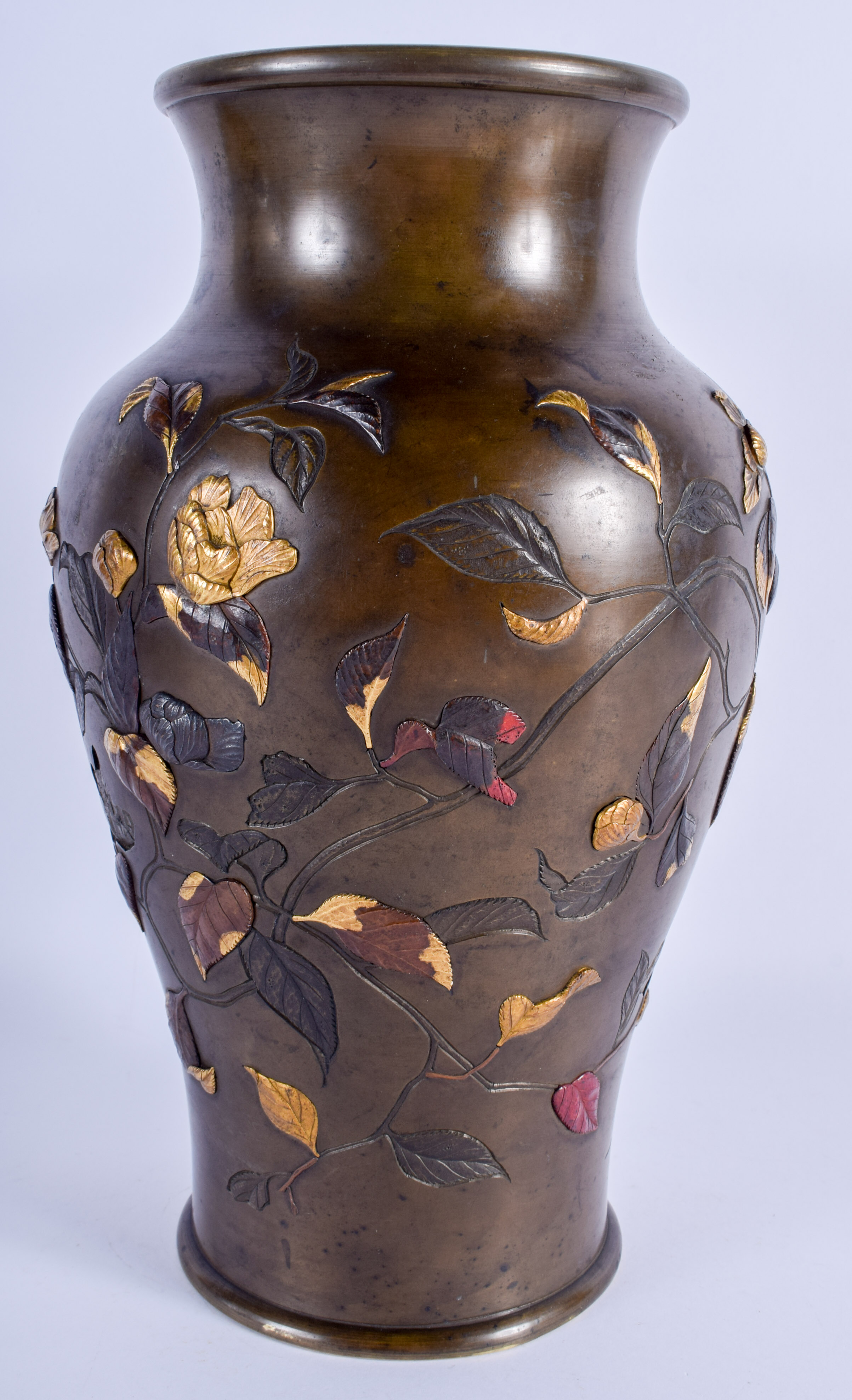 A 19TH CENTURY JAPANESE MEIJI PERIOD BRONZE GOLD ONLAID VASE decorated with birds amongst foliage. 3 - Image 3 of 5