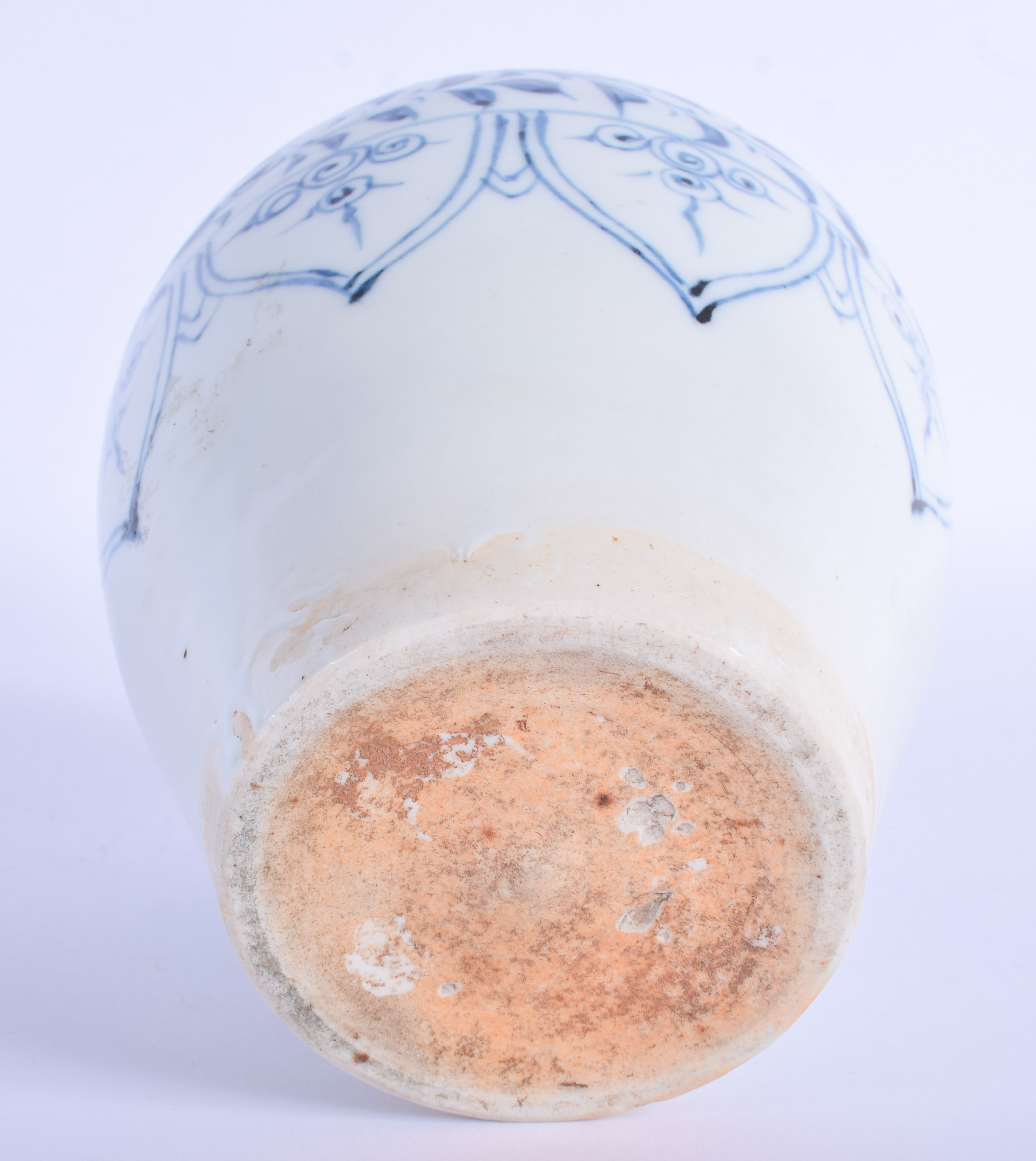 A VERY RARE EARLY CHINESE BLUE AND WHITE PORCELAIN JAR possibly Yuan Dynasty (1279-1368), painted wi - Image 3 of 9