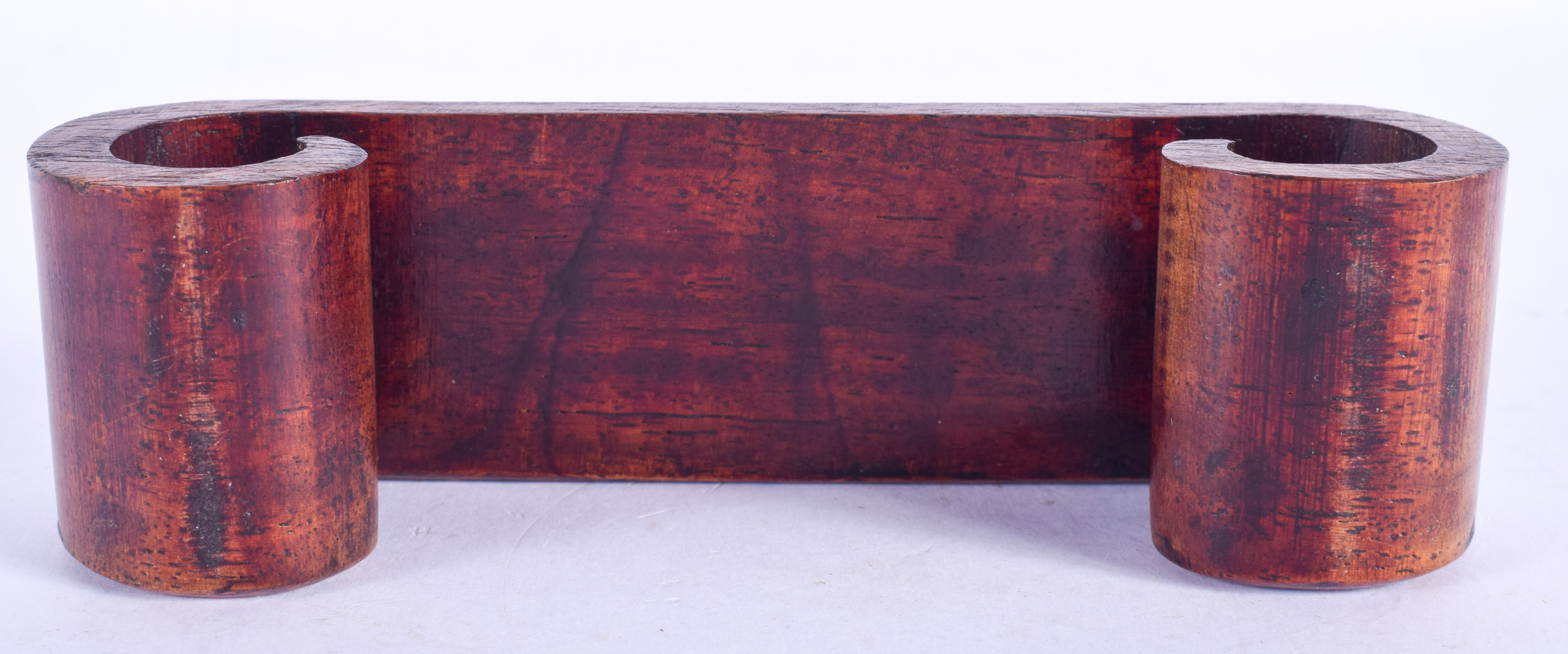 AN EARLY 20TH CENTURY CHINESE CARVED HARDWOOD SCROLLING STAND. 12 cm wide. - Image 3 of 3