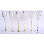 A LOVELY SET OF SIX 1980S SILVER CHAMPAGNE FLUTES by Stuart Devlin. London 1980. 1.1 kgs. 22.5 cm hi